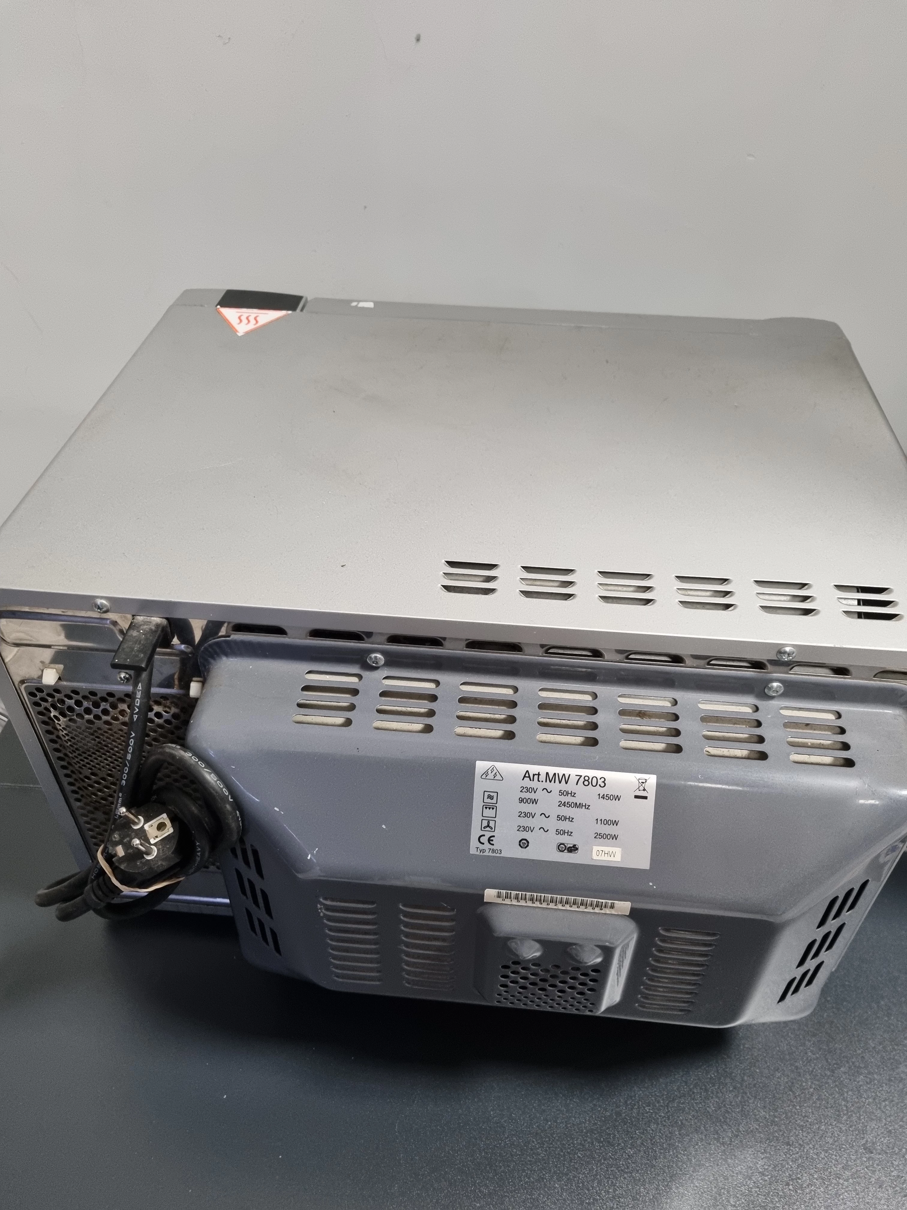 kuchenka-mikrofalowa-severin-mw-7803-800w-opis-model-severin-mw-7809-700w