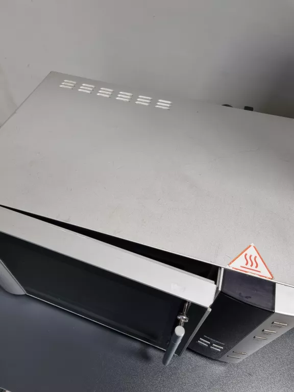 KUCHENKA MIKROFALOWA SEVERIN MW 7803 800W - OPIS