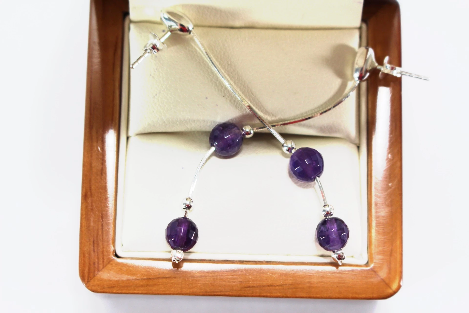 wspaniale-srebrne-kolczyki-z-fioletowymi-kuleczkami-28g-p925-marka-226434-1704211