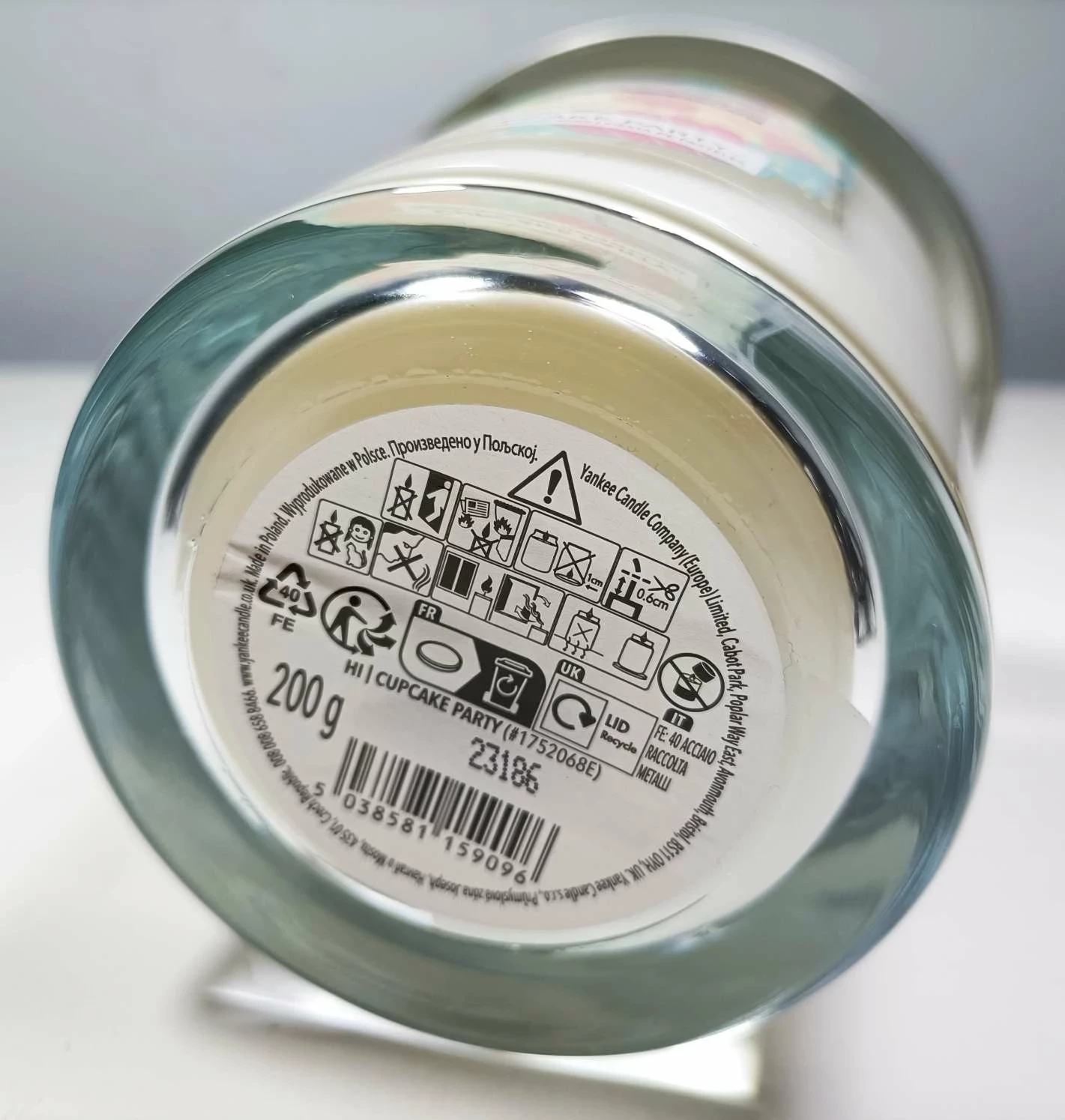 yankee-candle-swieca-cupcake-party-stan-powystawowy