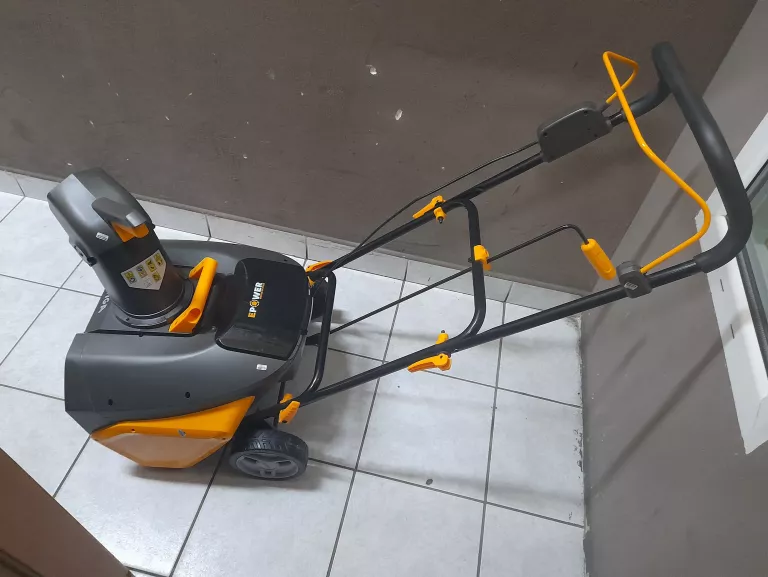 ODŚNIEZARKA STIGA ST700