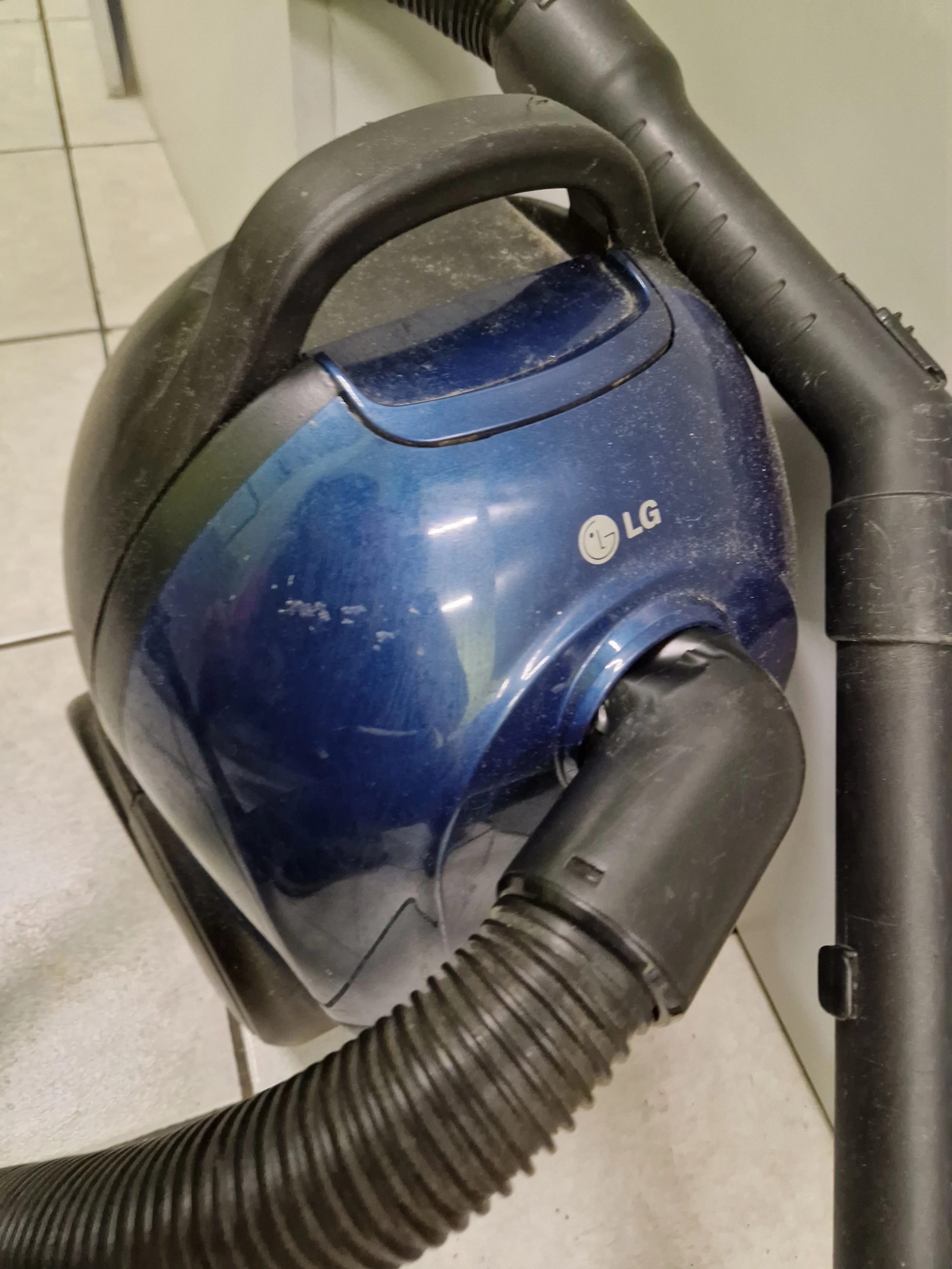 odkurzacz-lg-turbo-z-1400w-moc-1400