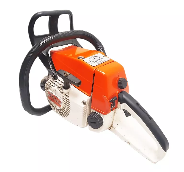 PIŁA LAŃCUCHOWA STIHL 024 + PROWADNICA, OSŁONA - USZKODZONA