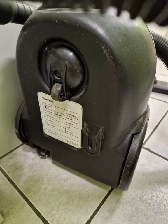 odkurzacz-lg-turbo-z-1400w-kolor-dominujacy-niebieski