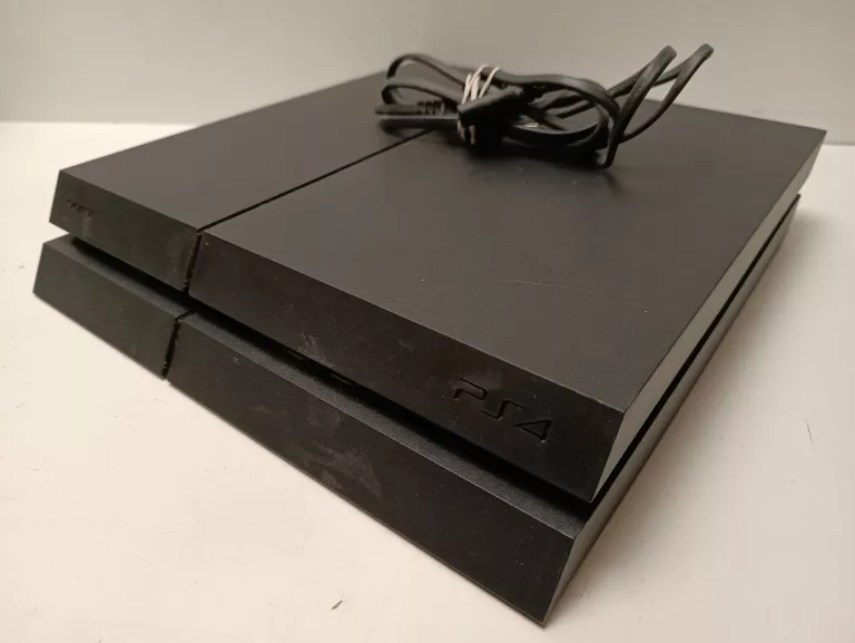 konsola-playstation-4-liczba-kontrolerow-w-zestawie-1