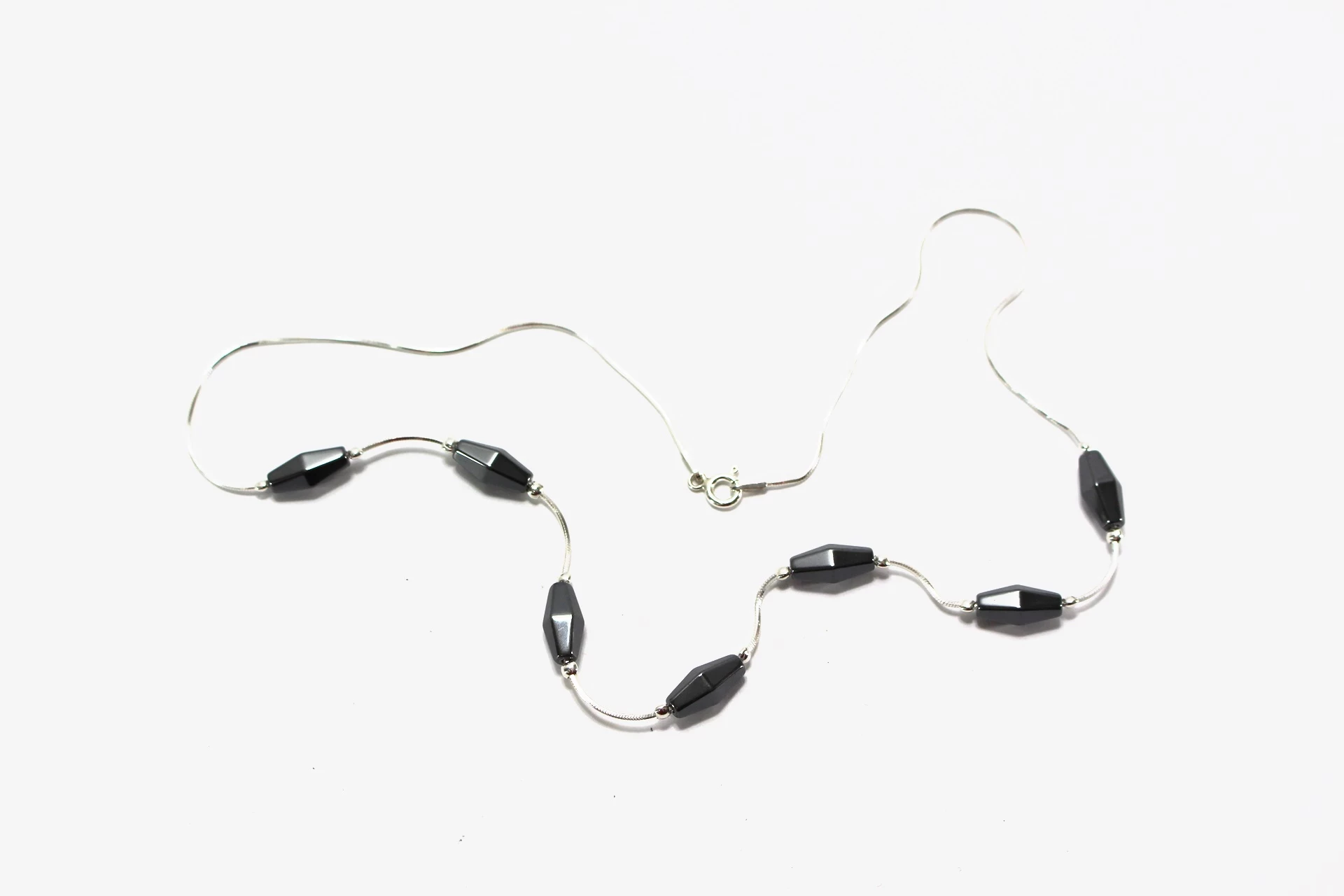 wspanialy-srebrny-naszyjnik-z-ciemnymi-kamieniami-95g-p925-43cm-ean-gtin-8435672424915