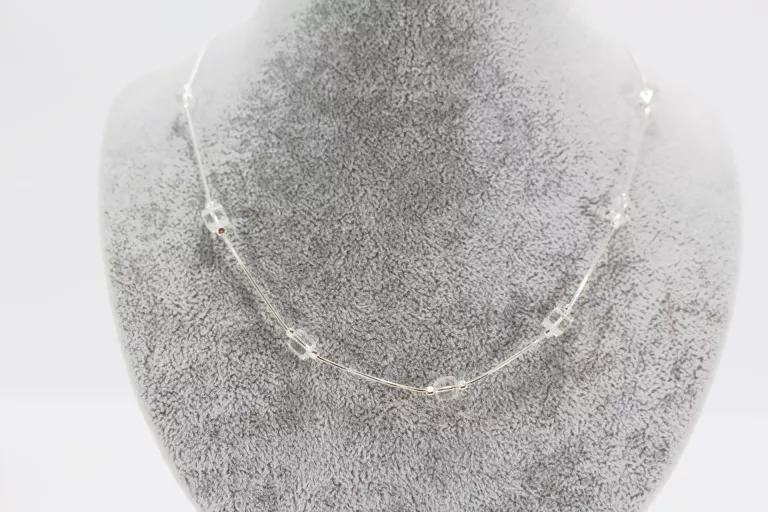 srebrny-naszyjnik-z-kwadratowymi-bezbarwnymi-kamyczkami-57g-p925-45cm-stan-11323-2