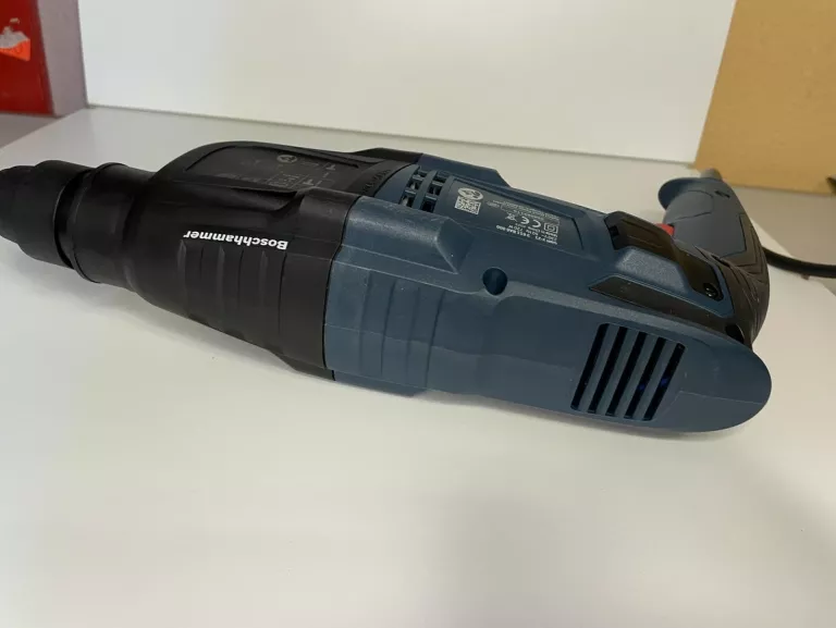 MŁOT UDAROWY BOSCH GBH 2-21 + UCHWYT, OGRANICZNIK GŁĘBOKOŚCI SDS PLUS 720W