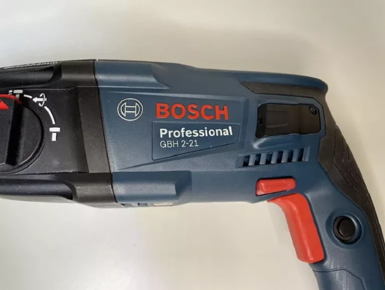 MŁOT UDAROWY BOSCH GBH 2-21 + UCHWYT, OGRANICZNIK GŁĘBOKOŚCI SDS PLUS 720W