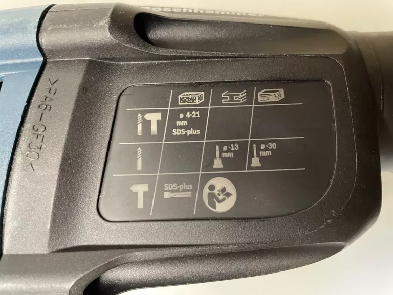 MŁOT UDAROWY BOSCH GBH 2-21 + UCHWYT, OGRANICZNIK GŁĘBOKOŚCI SDS PLUS 720W