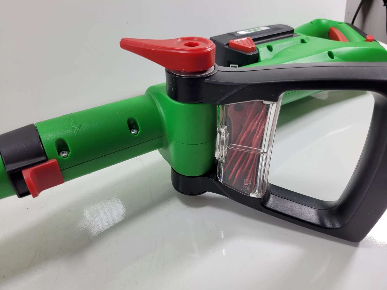 podkaszarka-akumulatorowa-florabest-fat-18-zasilanie-akumulatorowe