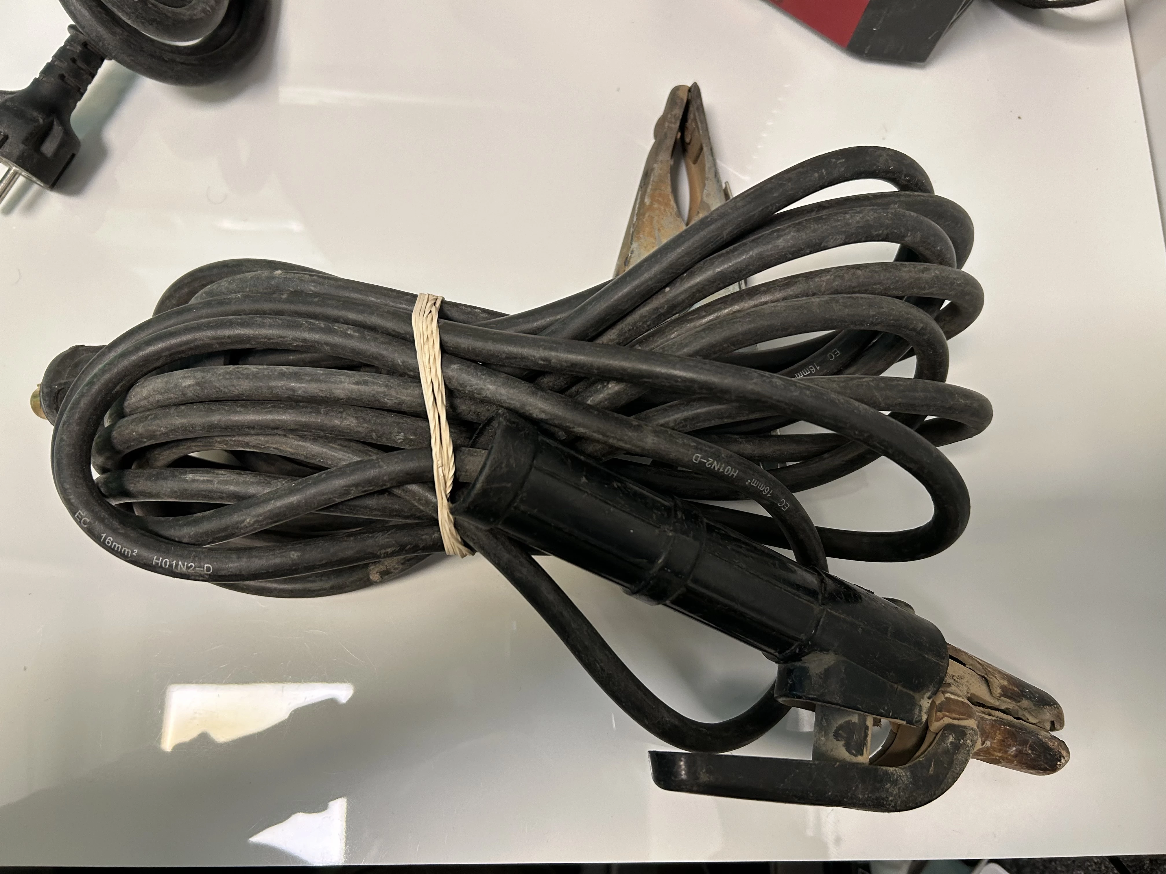 spawarka-inwertorowa-bester-210-nd-10-200-a-230-6-kva-stan-uzywany