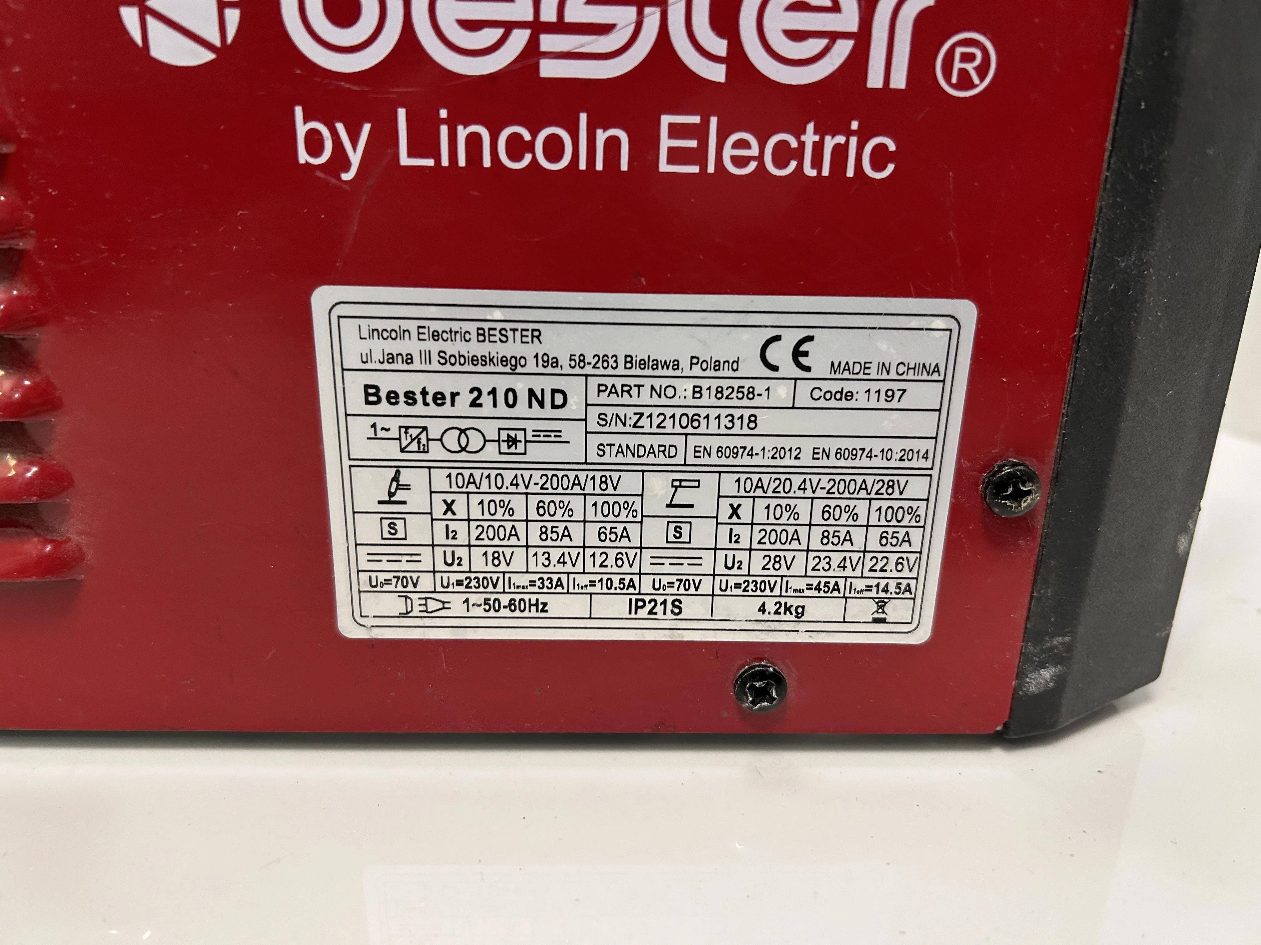 spawarka-inwertorowa-bester-210-nd-10-200-a-230-6-kva-marka-bester