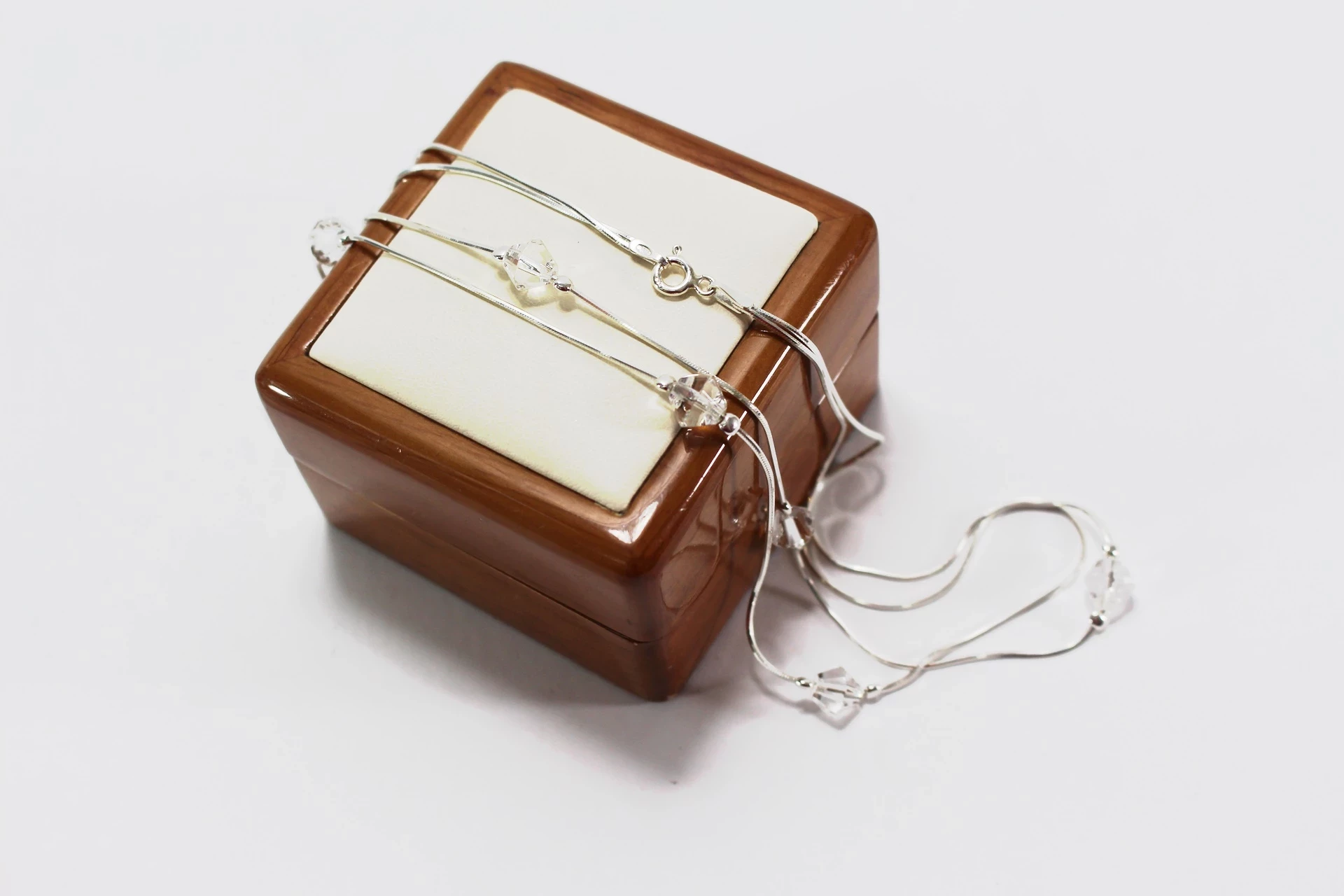 wspanialy-podwojny-naszyjnik-srebrny-z-bezbarwnymi-oczkami-p925-69g-44cm-partyzantow-2-jedrzejow-palladium