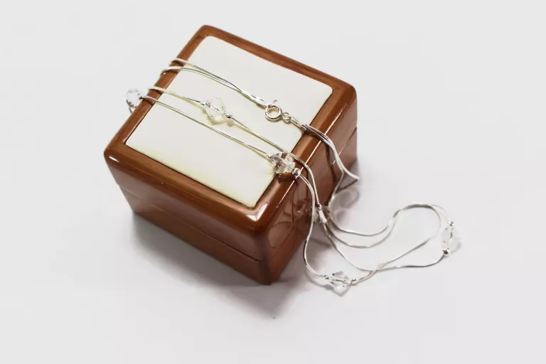 wspanialy-podwojny-naszyjnik-srebrny-z-bezbarwnymi-oczkami-p925-69g-44cm-partyzantow-2-jedrzejow-palladium