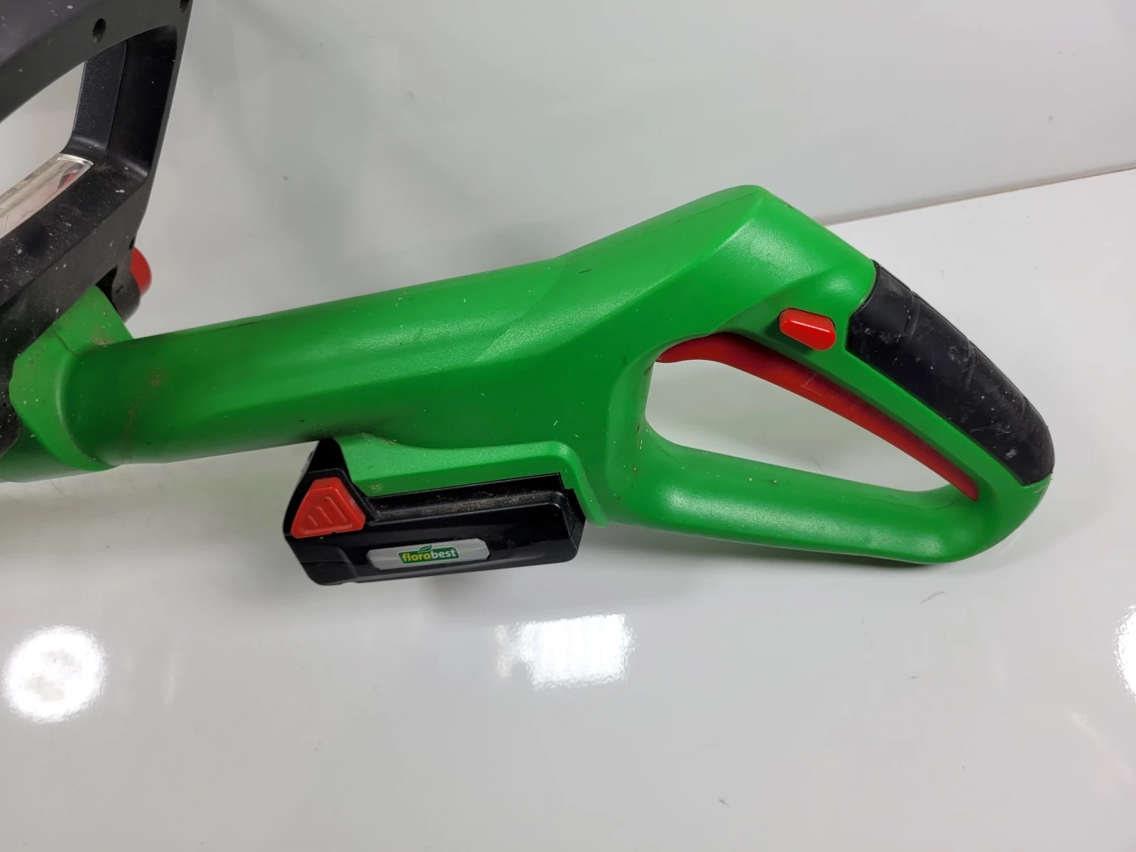 podkaszarka-akumulatorowa-florabest-fat-18-waga-narzedzia-5