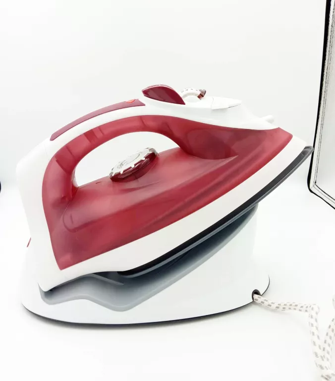 BEZPRZEWODOWE ŻELAZKO PAROWE LUXIS SW-2788B 2000W