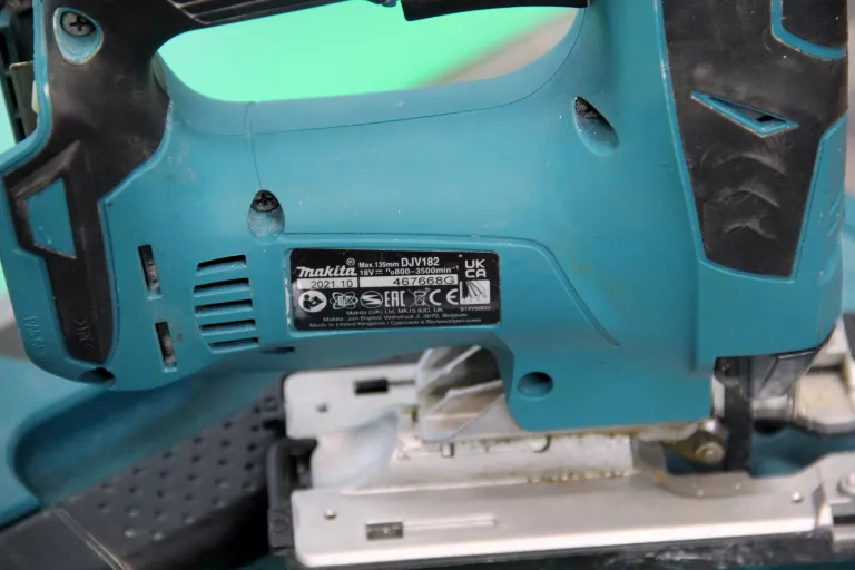 WYRZYNARKA MAKITA DJV182 + AKUMULATOR + ŁADOWARKA + WALIZKA