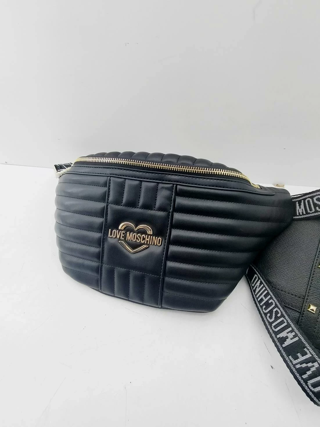 nerka-moschino-damska-rodzaj-do-paska