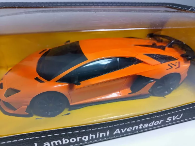 LAMBORGHINI AVENTADOR SVJ NA PILOTA NA LICENCJI