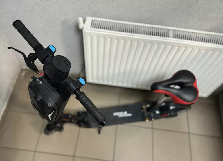 HULAJNOGA MEGA MOTION M5 ELECTRIC SCOOTER BLACK