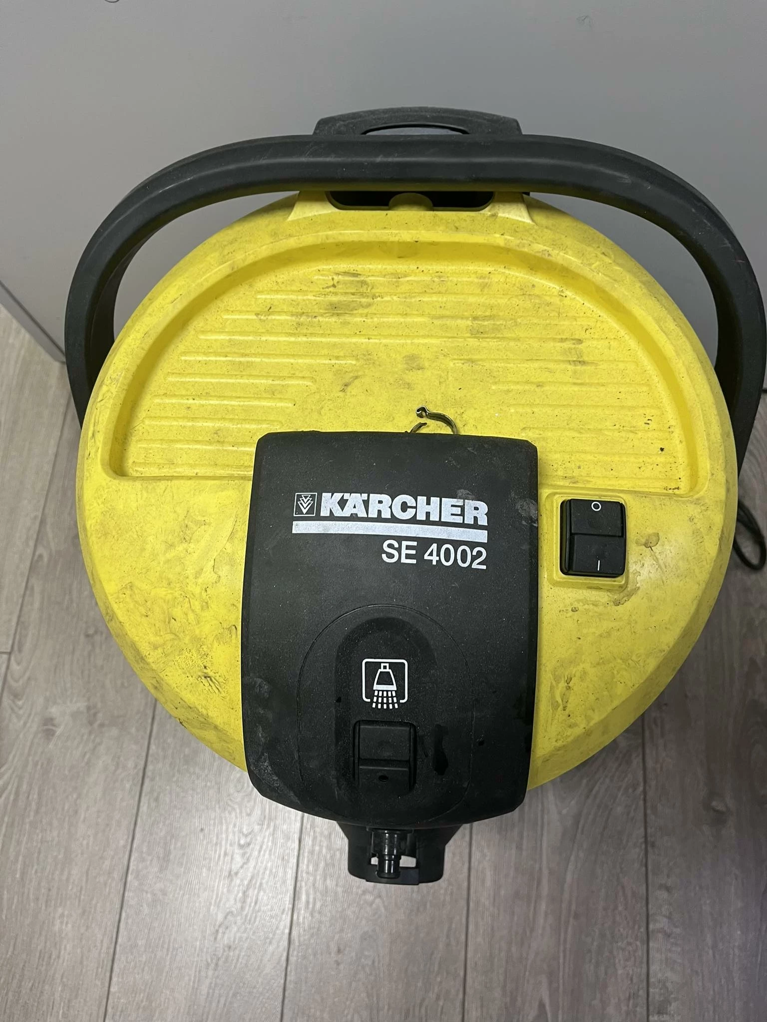 karcher-se-4002-pojemnosc-zbiornika-na-brudna-wode-6
