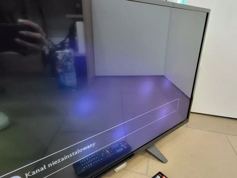 telewzior-philips-32phh4201-pilot-kabel-zasilajacy-przepalenia-matrycy-stan-uzywany