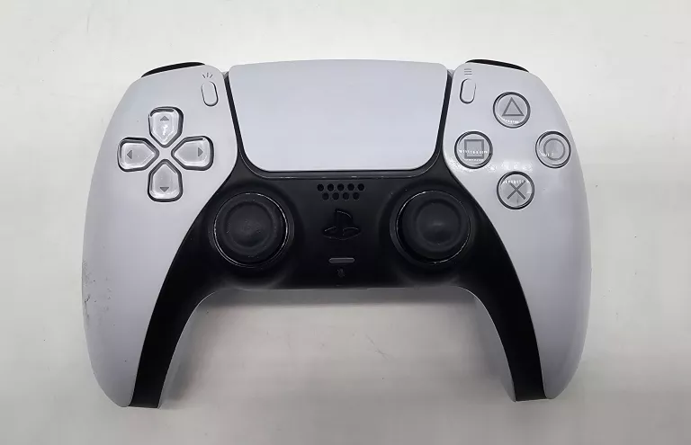 pad-do-ps5-opis-bankowa-16e-police