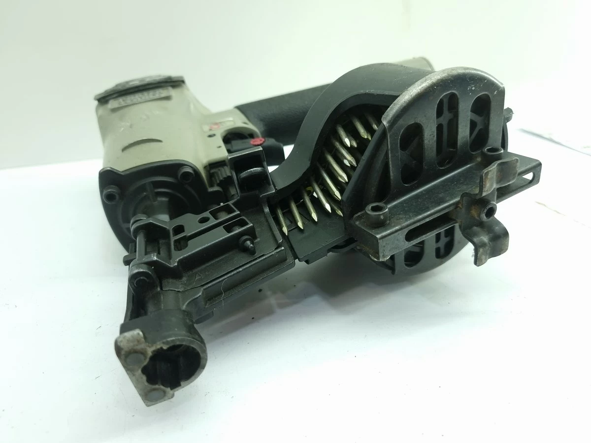 znakomita-gwozdziarka-pneumatyczna-zasilanie-209202-1769315