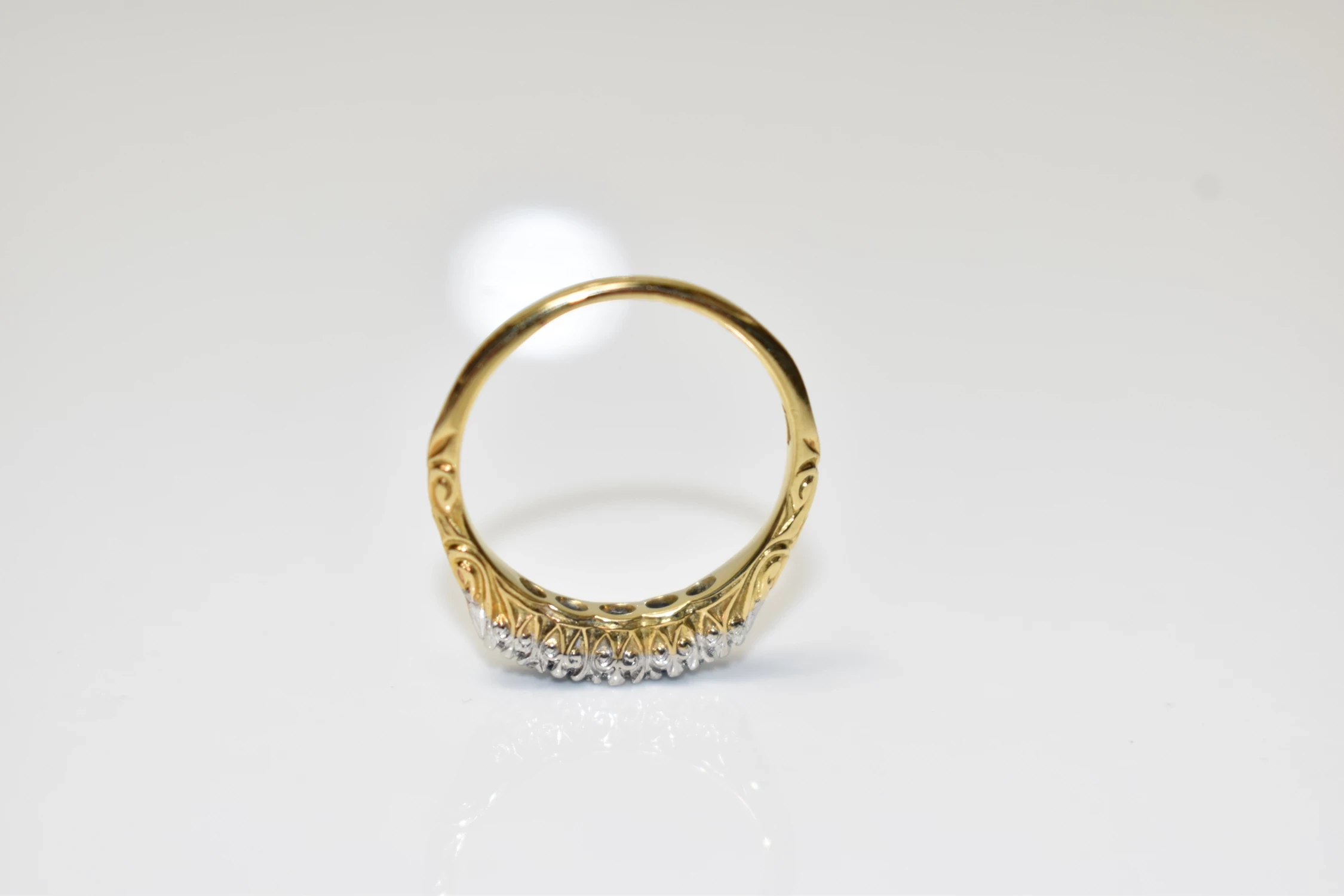 zloty-pierscionek-z-kamieniami-750-353g-r13-1x-diament-2x-szafir-kamien-17088-8388608