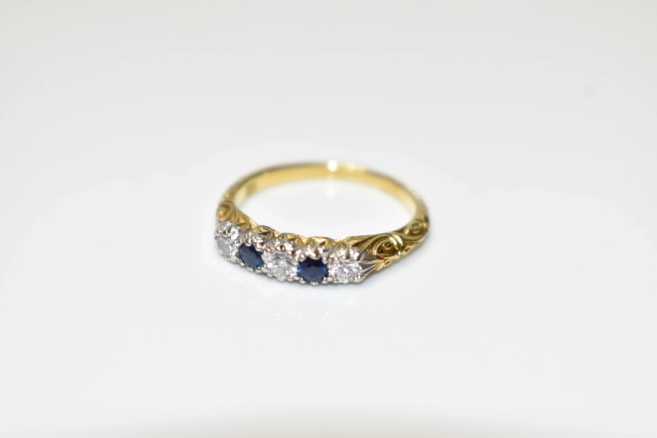 zloty-pierscionek-z-kamieniami-750-353g-r13-1x-diament-2x-szafir-rodzaj-2205-16