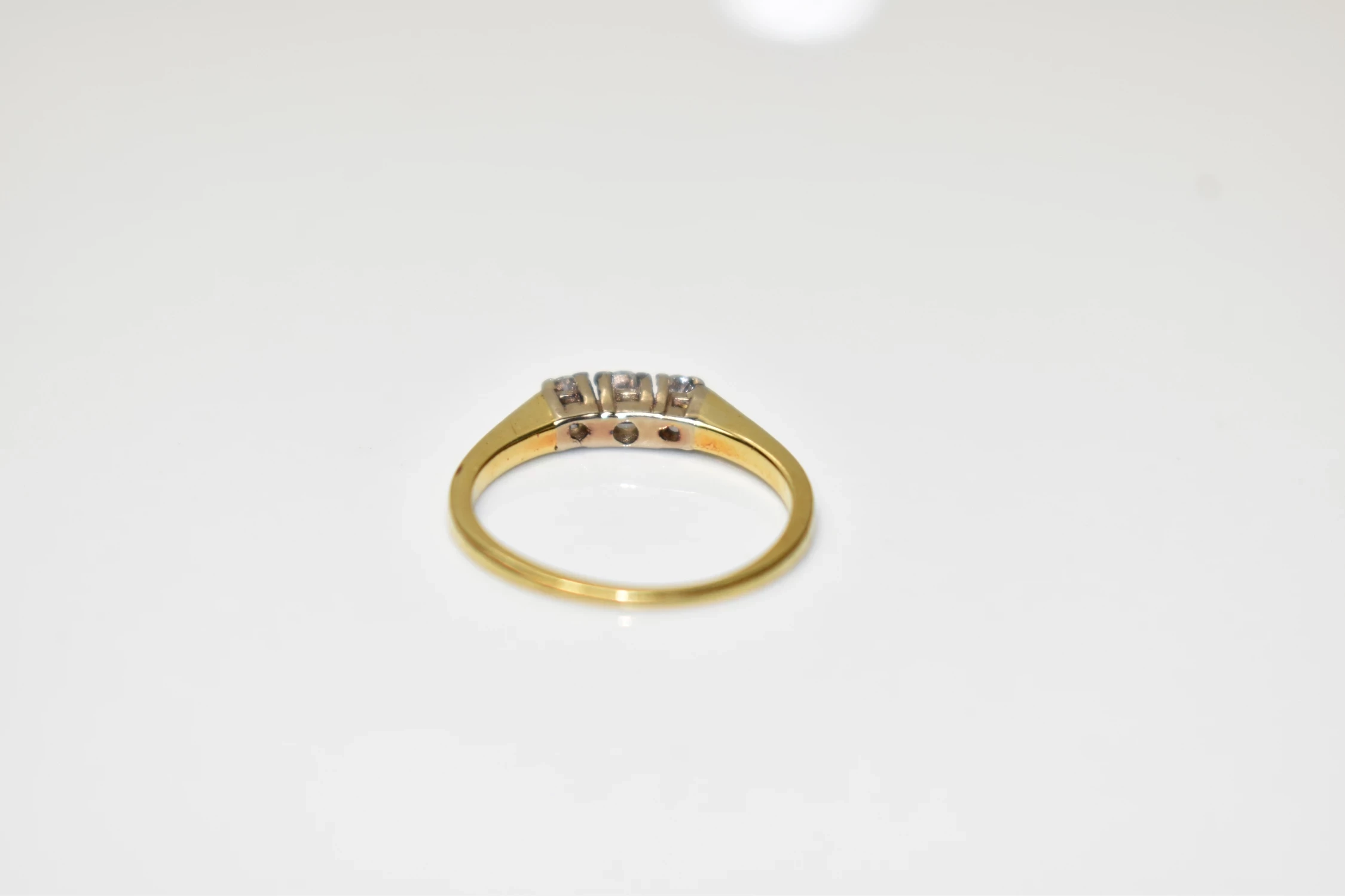 zloty-pierscionek-z-kamieniami-585-199g-r10-3x-brylant-013ct-marka-248811-958954