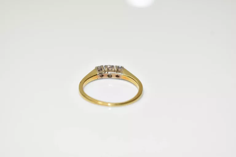 zloty-pierscionek-z-kamieniami-585-199g-r10-3x-brylant-013ct-marka-248811-958954