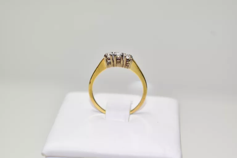 zloty-pierscionek-z-kamieniami-585-199g-r10-3x-brylant-013ct-stan-11323-2