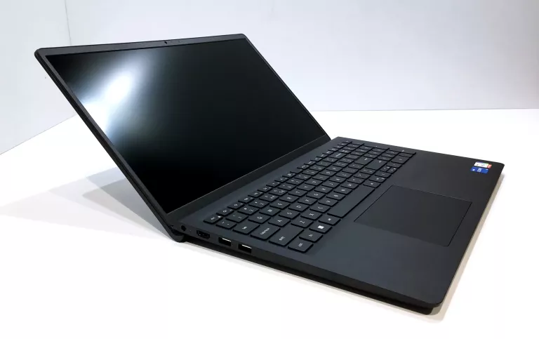 LAPTOP DELL VOSTRO 3520 15,6"/INTEL CORE I5 1235U/16GB/512GB/WIN11