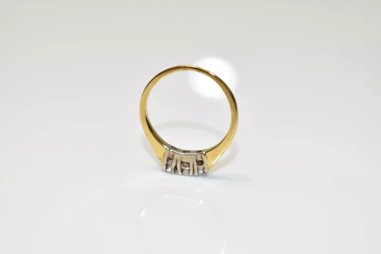 zloty-pierscionek-z-kamieniami-585-199g-r10-3x-brylant-013ct-material-15835-2