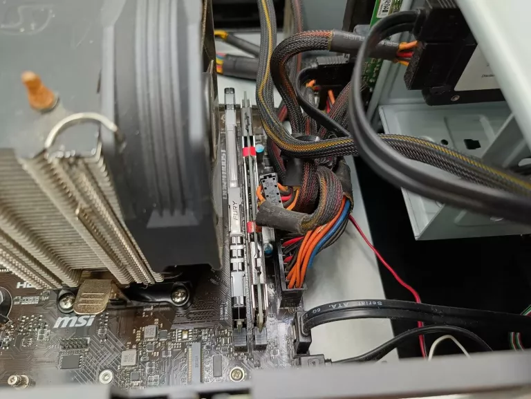 KOMPUTER STACJONARNY RYZEN 5 4500 24GB SSD 128GB 500GB RTX 4060 8GB