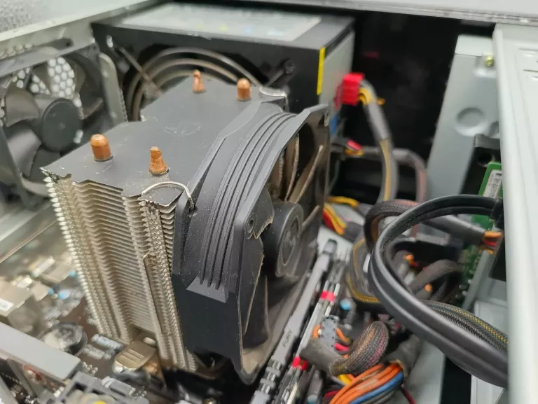 KOMPUTER STACJONARNY RYZEN 5 4500 24GB SSD 128GB 500GB RTX 4060 8GB