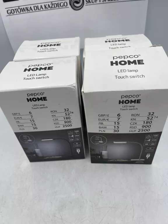 LAMPKA BIURKOWA LED USB PEPCO HOME CZARNA/BIAŁA