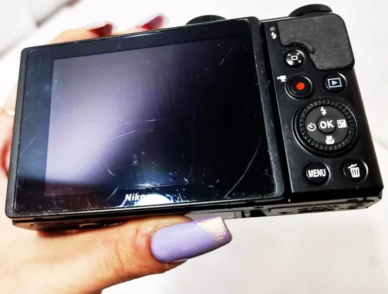 NIKON COOLPIX A900