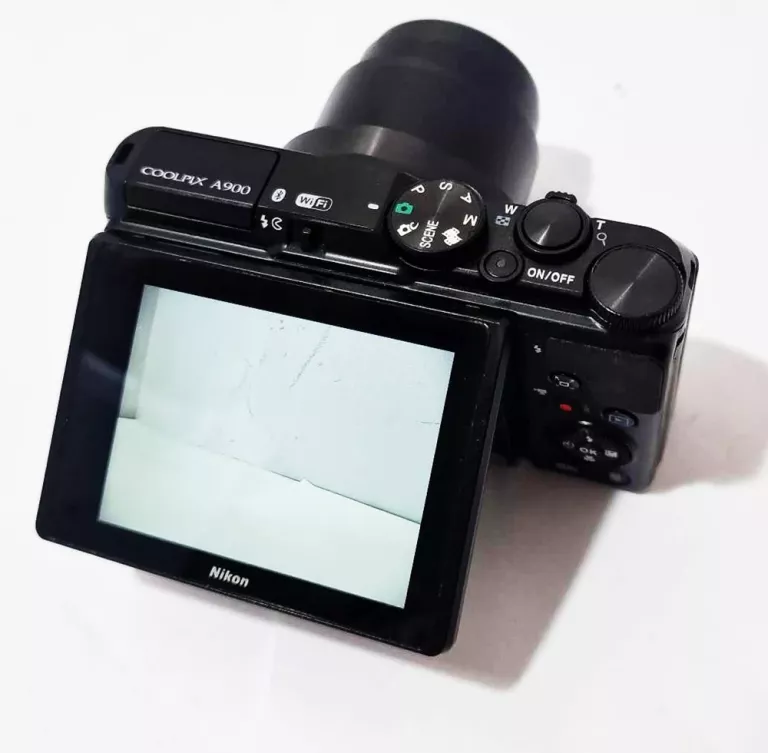 NIKON COOLPIX A900