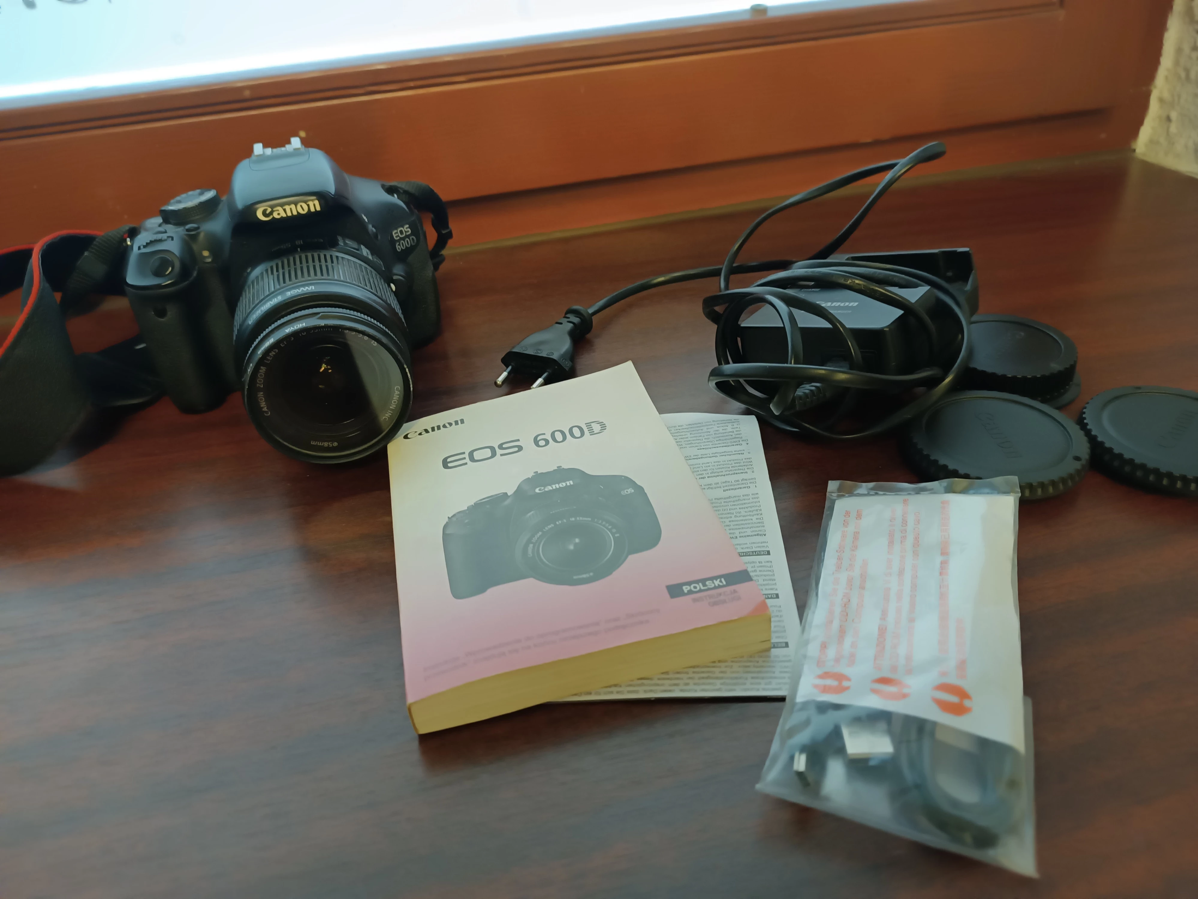 aparat-lustrzanka-canon-ds126311-eos-600d-jakosc-video-1080p