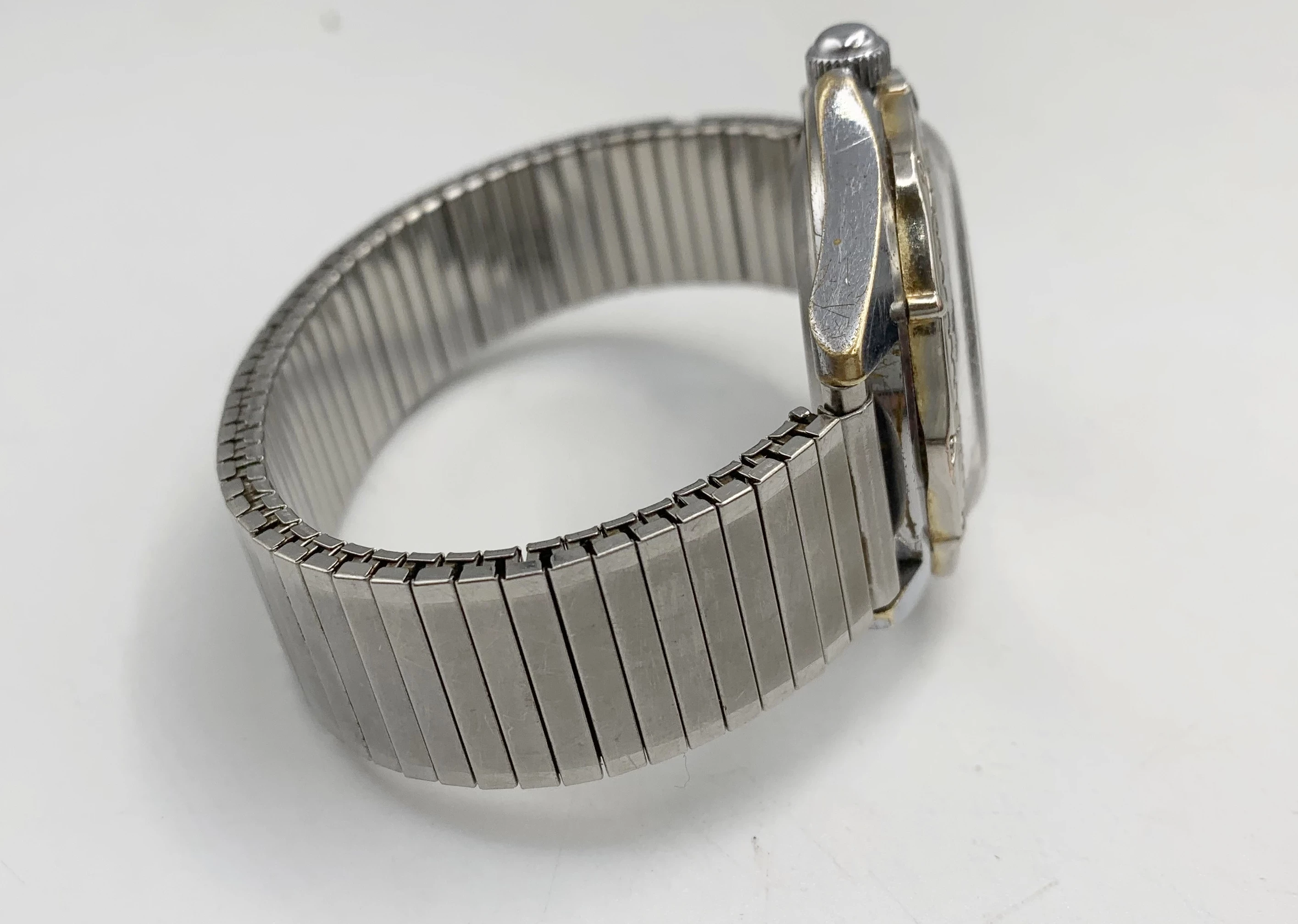 zegarek-vostok-automatic-ksztalt-koperty-okragla