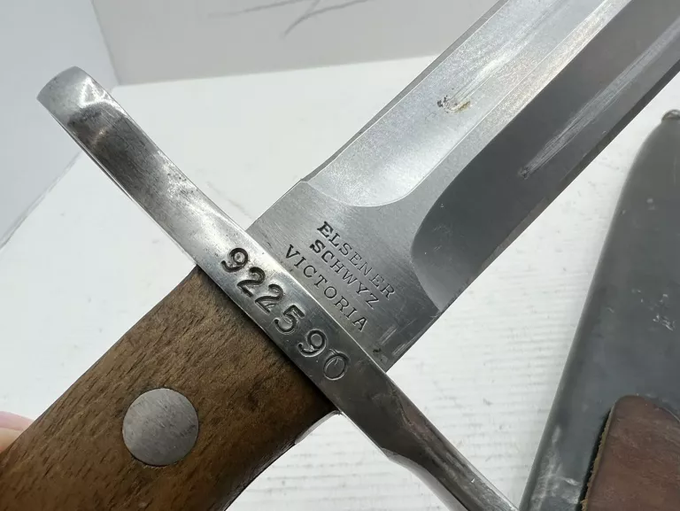BAGNET SZWAJCAR. ELSENER SCHWYZ VICTORIA 922590
