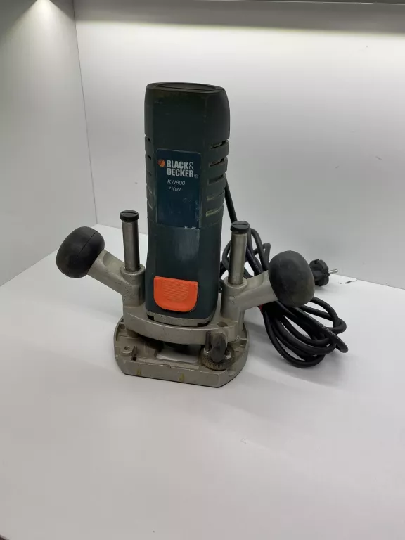 FREZARKA GÓRNOWRZECIONIOWA BLACK DECKER KW800 710W