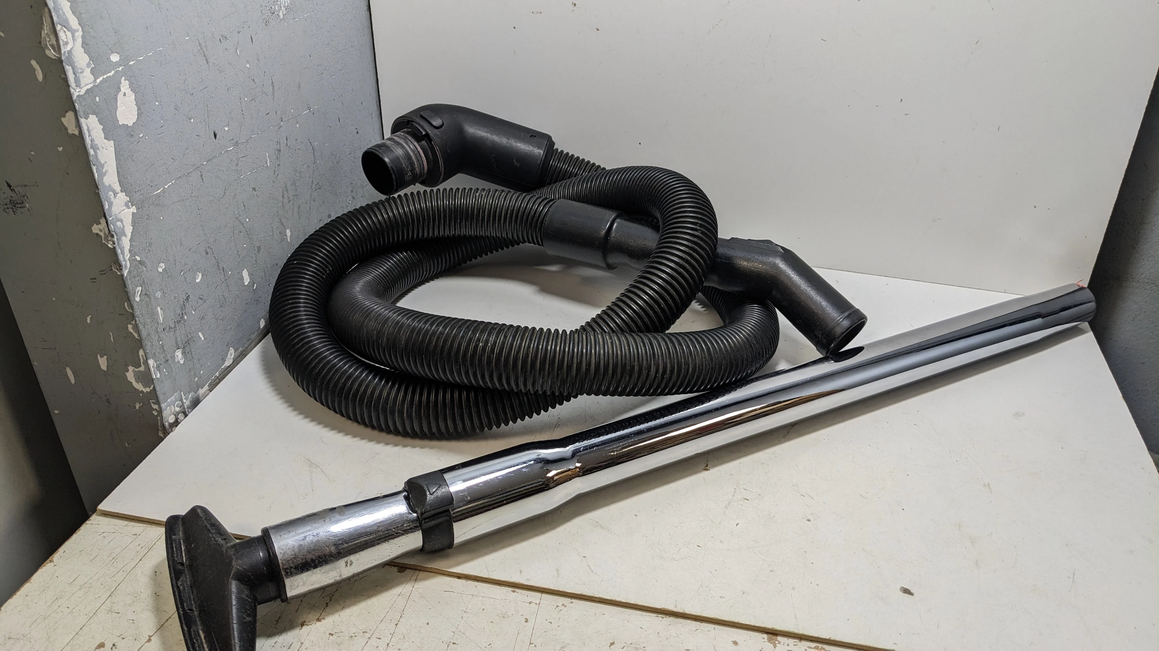 odkurzacz-zelmer-cobra-2000-kolor-dominujacy-srebrnyszary