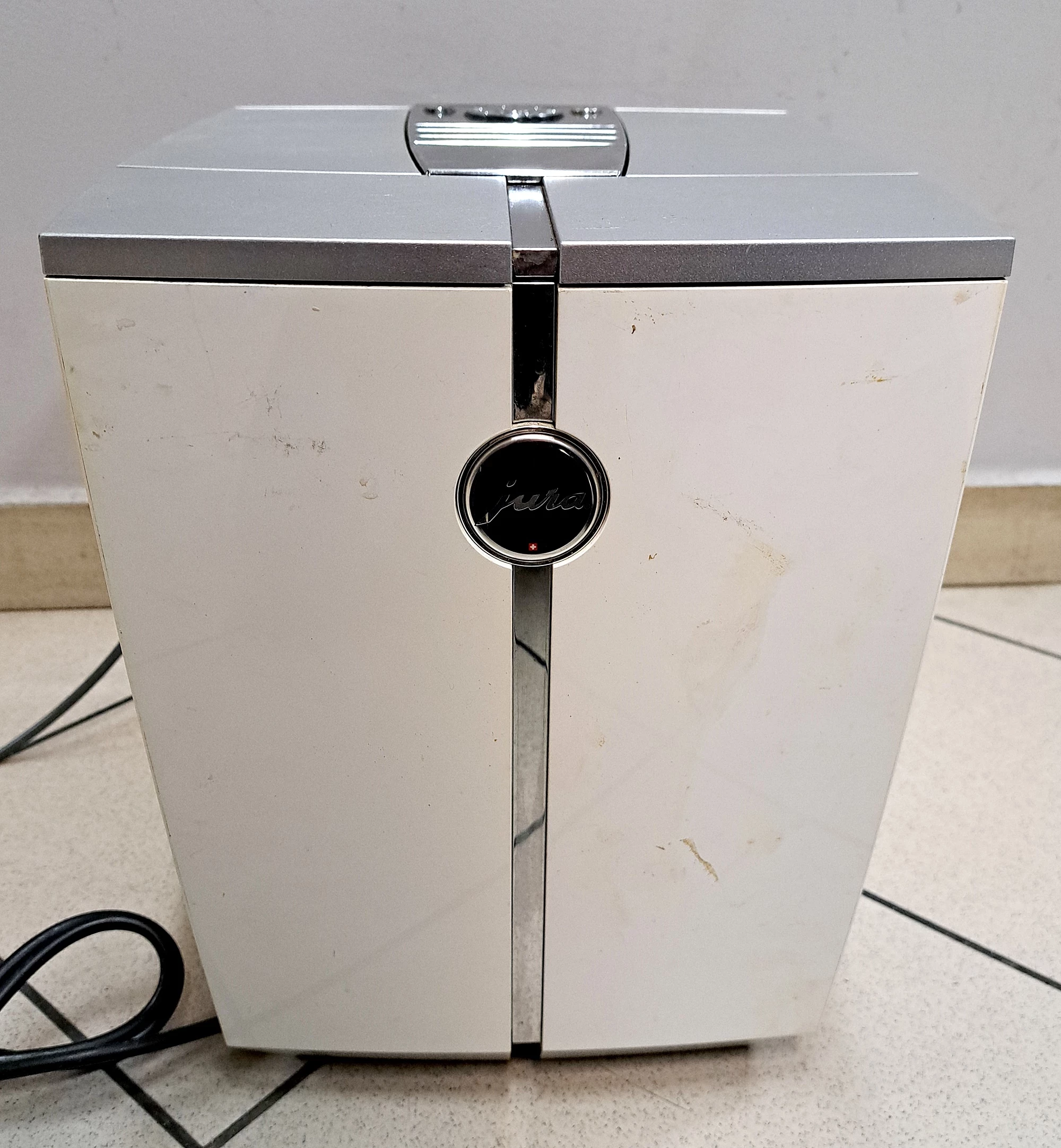 automatyczny-ekspres-cisnieniowy-jura-impressa-j5-rodzaj-ekspresu-automatyczny