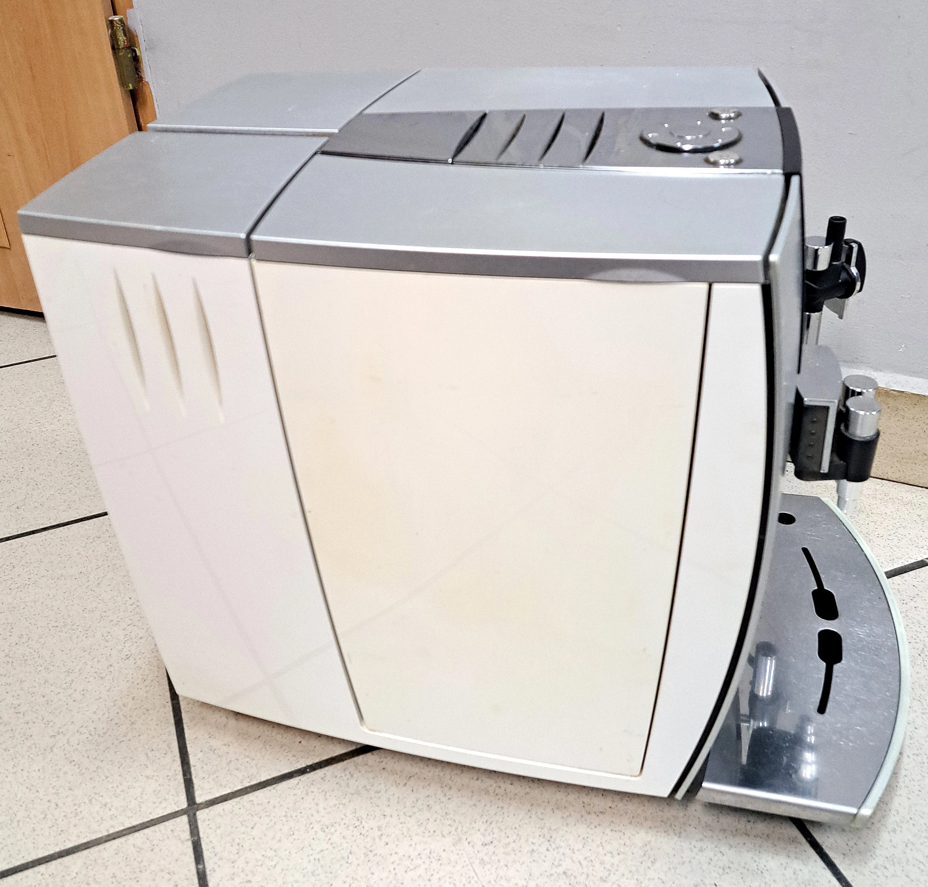 automatyczny-ekspres-cisnieniowy-jura-impressa-j5-rodzaje-kawy-ziarnista