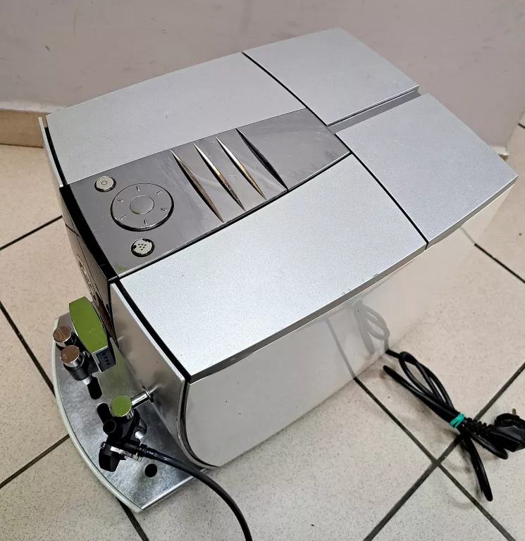 automatyczny-ekspres-cisnieniowy-jura-impressa-j5-kolor-dominujacy-bialy