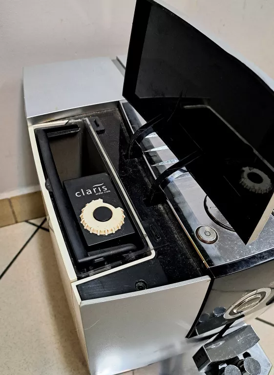 automatyczny-ekspres-cisnieniowy-jura-impressa-j5-kod-producenta-652